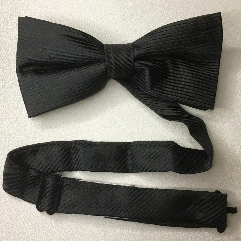 JON VANDYK HOLLAND Vintage Vibe Semi-Butterfly Bow Tie ▶◀ 𝔹ℝ𝔸ℕ𝔻 ℕ𝔼𝕎!